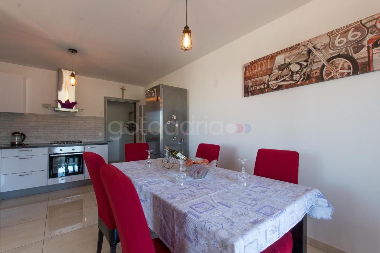 Vesna With Balcony & Free Parking *