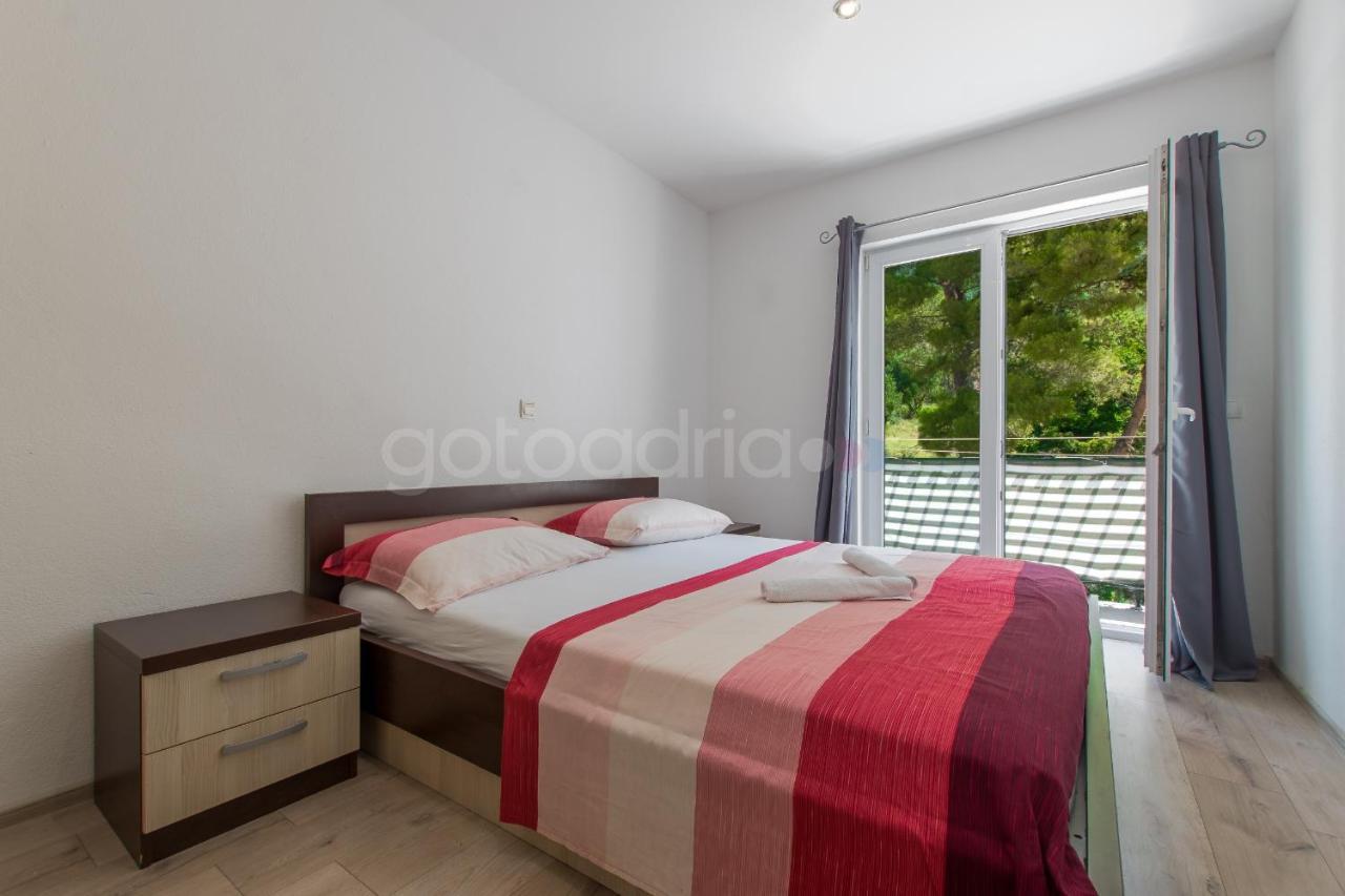 Vesna With Balcony & Free Parking Apartament *