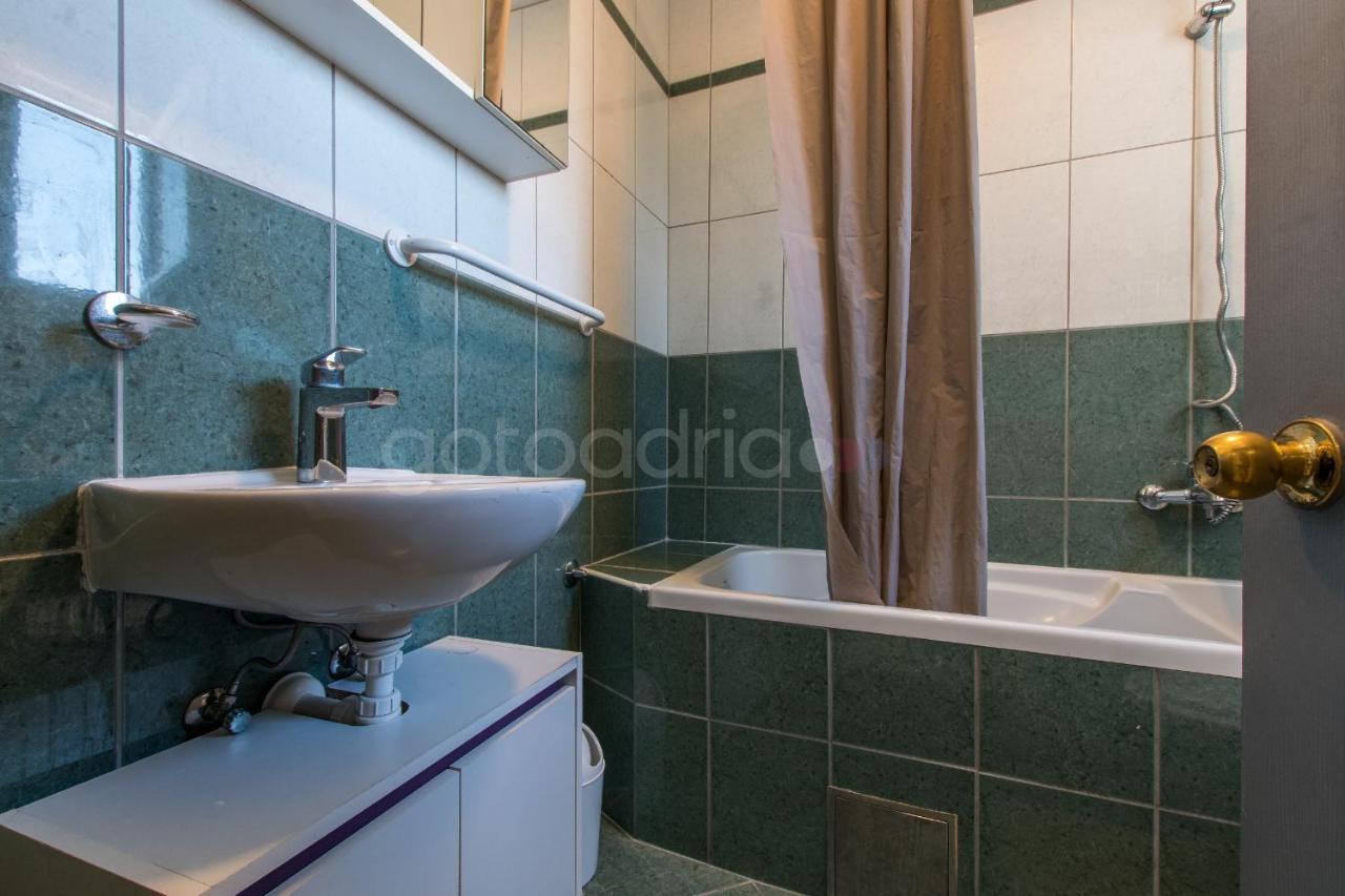 Vesna With Balcony & Free Parking Apartament *