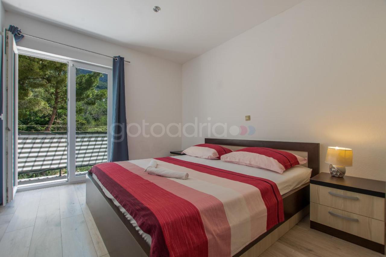 Vesna With Balcony & Free Parking Apartament *
