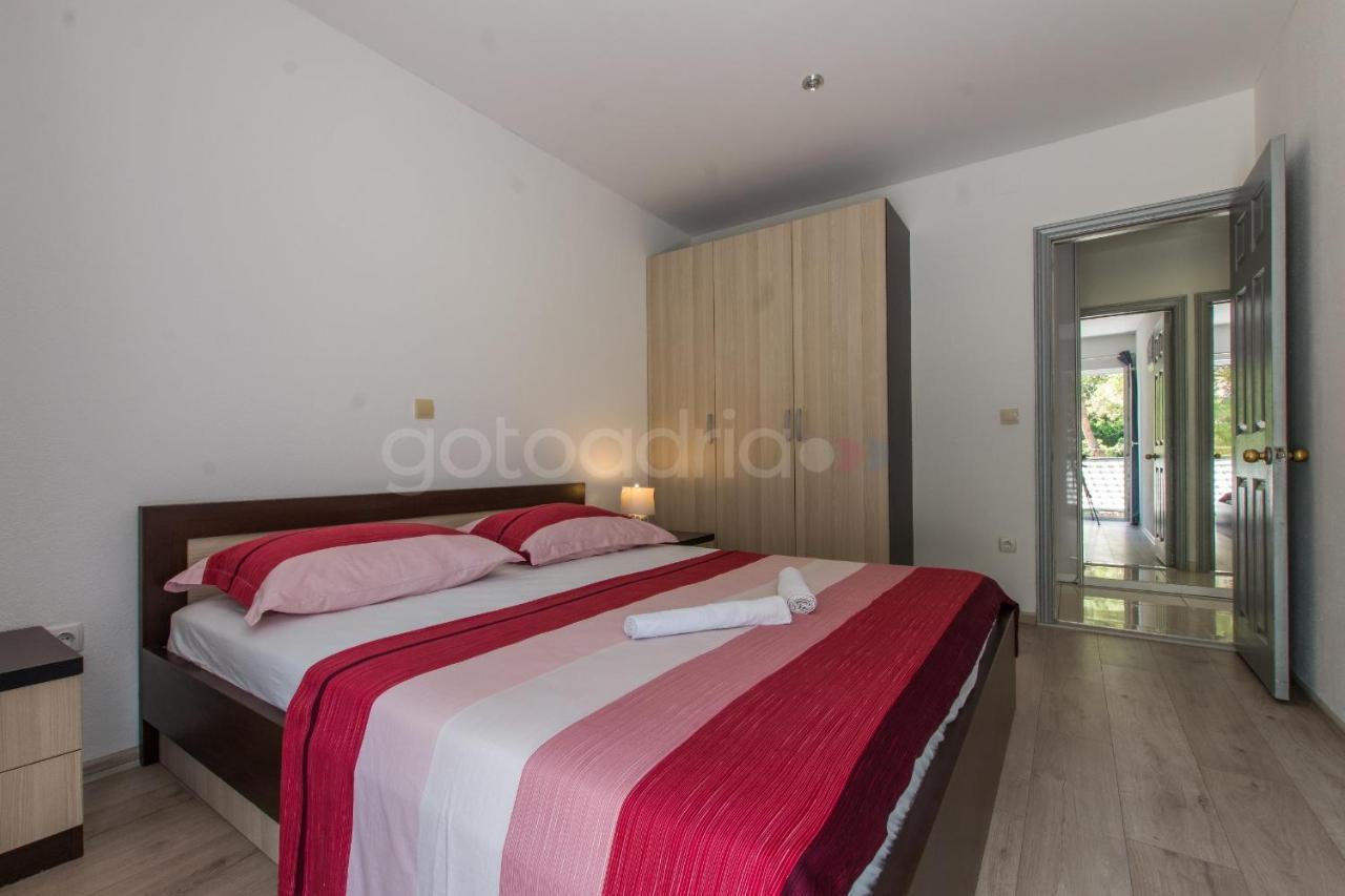 Vesna With Balcony & Free Parking